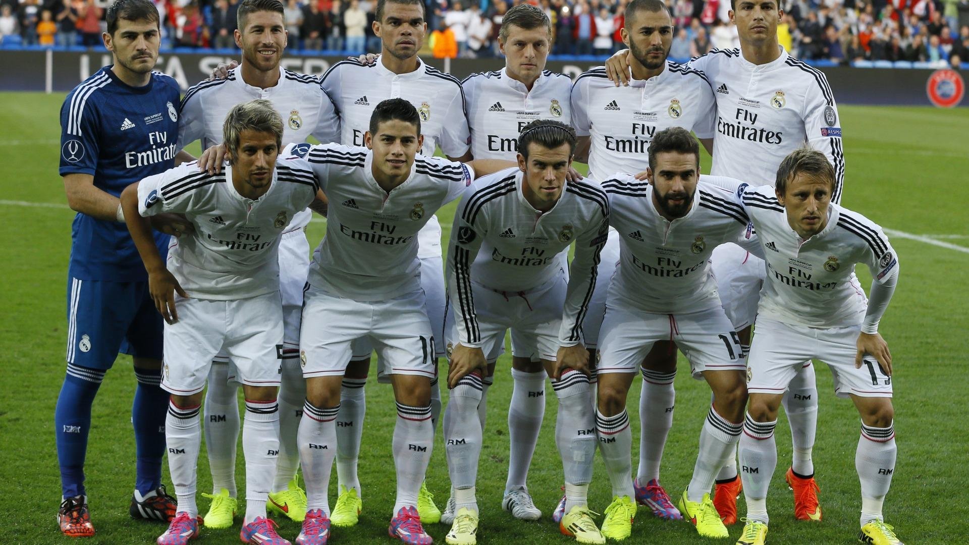 大型夜光水上摩托表演，灯火辉煌中的极速狂飙，水上摩托长啥样